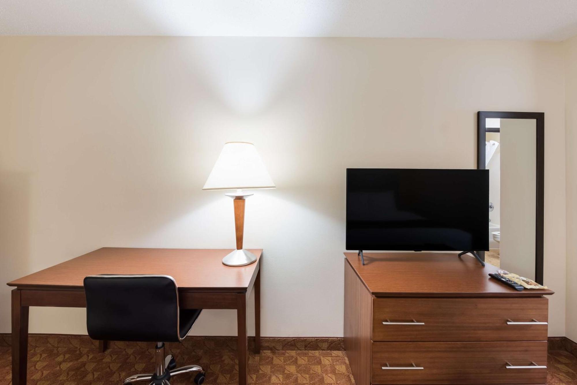 Best Western Lakewood Inn Hebron Kültér fotó